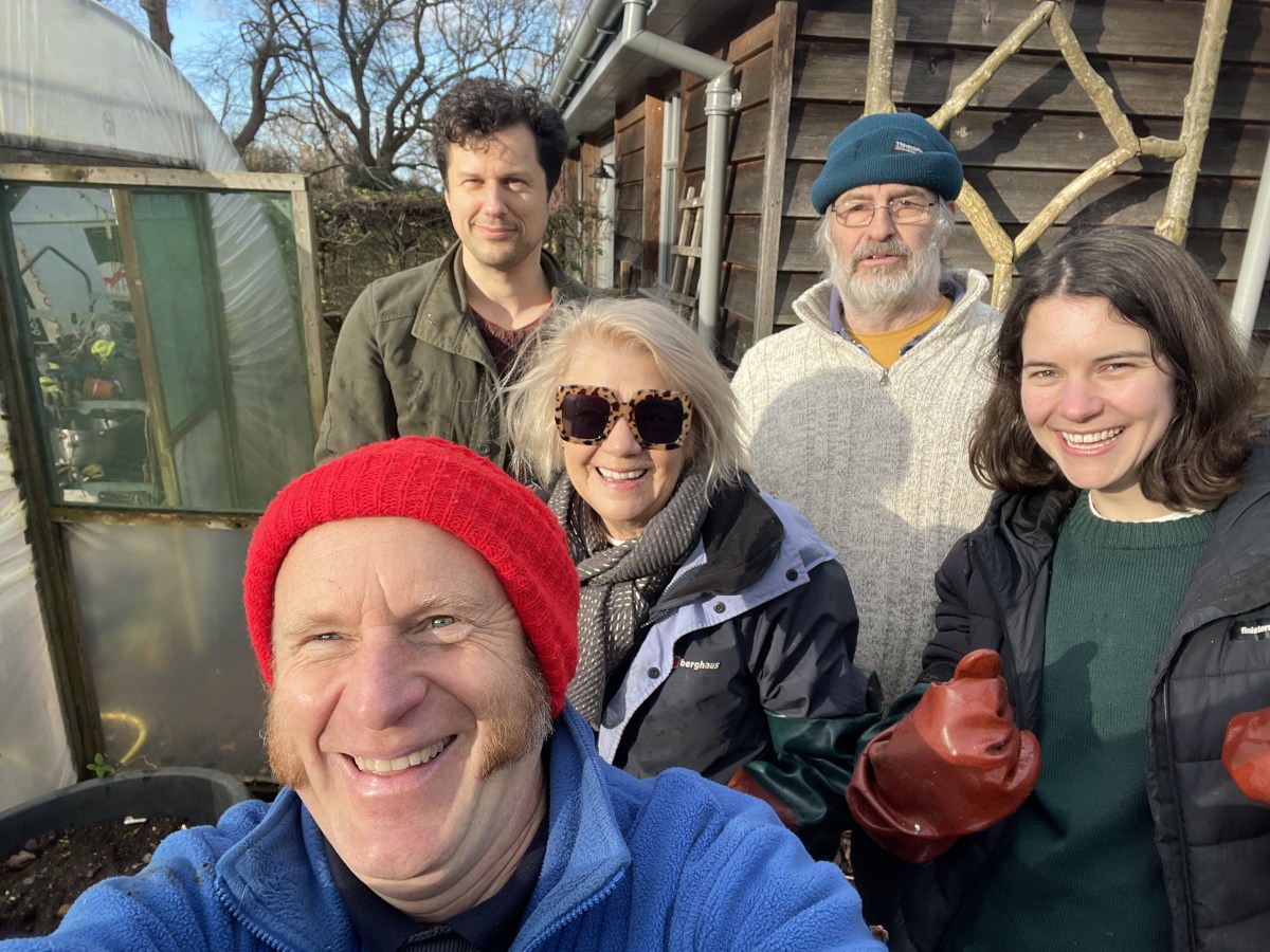 Polytunnel Cleaning Action|!
